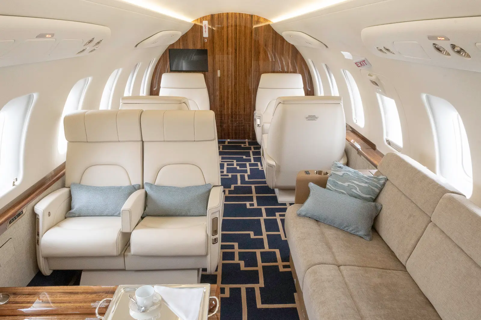 Bombardier Challenger 650 C-FNVT operated by Image Air Charter Ltd Canada photo 2