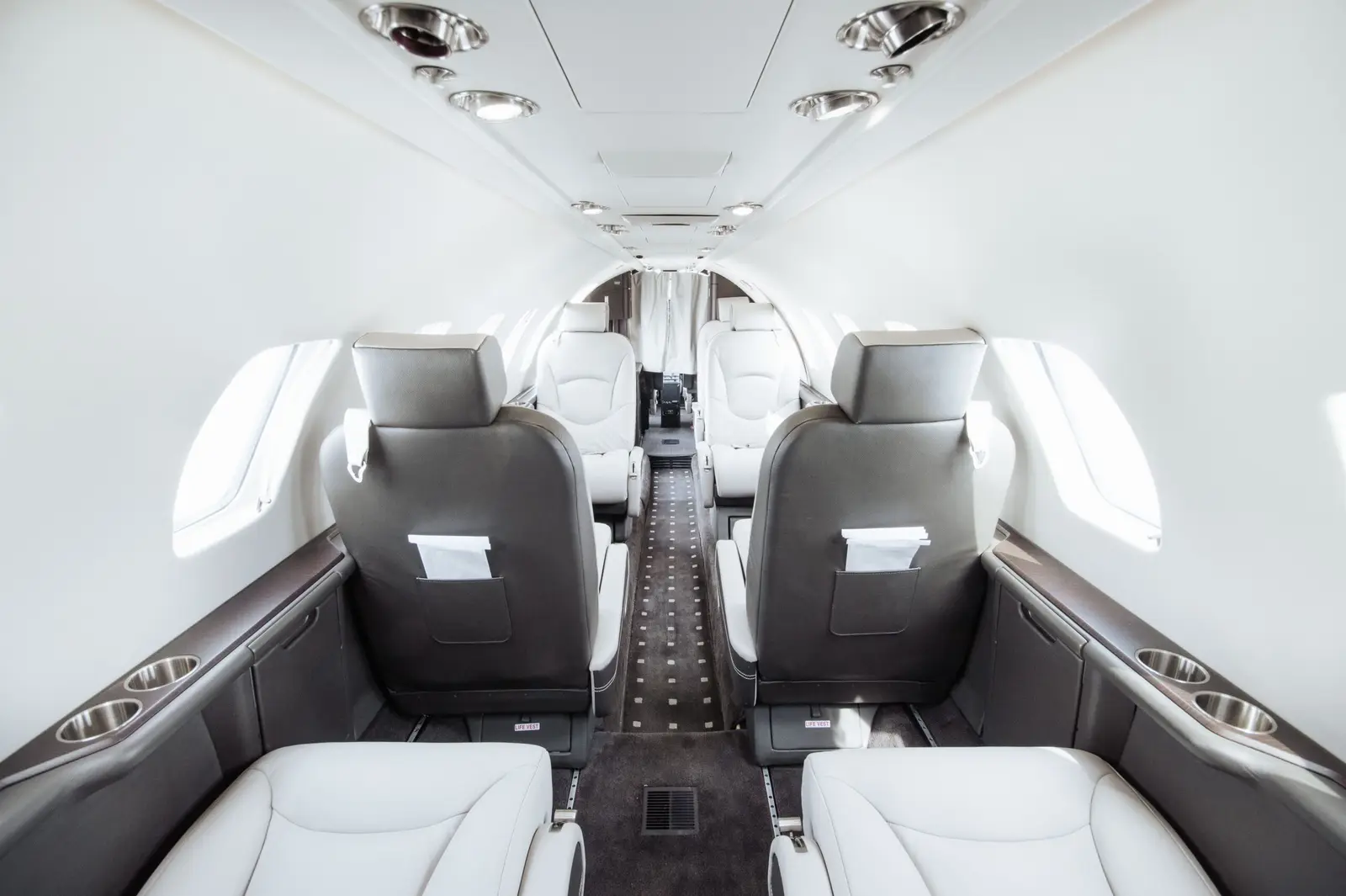 Cessna Citation Ultra C-FOCS operated by Chartright Air Group photo 3