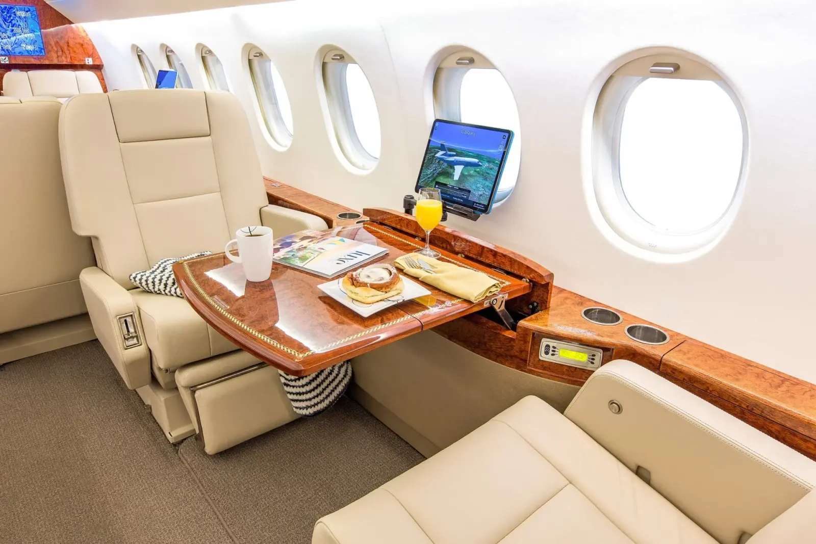 Dassault Falcon 900EX C-FPFS operated by Skyservice Business Aviation photo 5