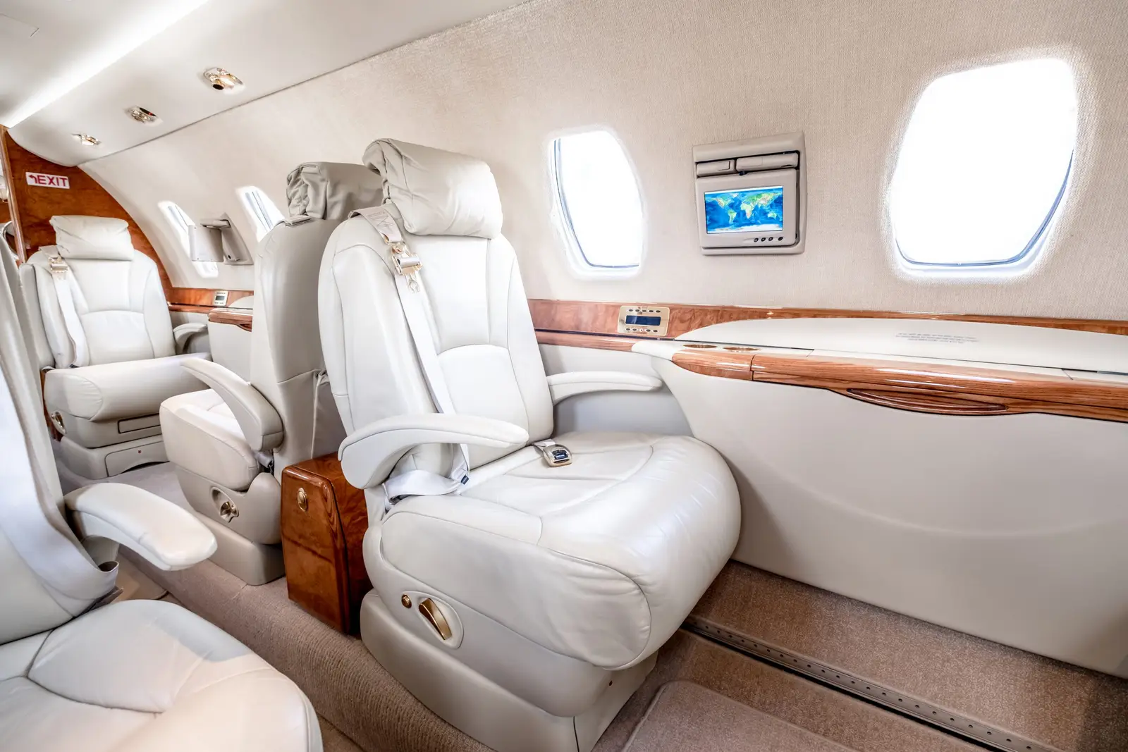 Cessna Citation Sovereign C-FPSV operated by Private Air, Inc. photo 4