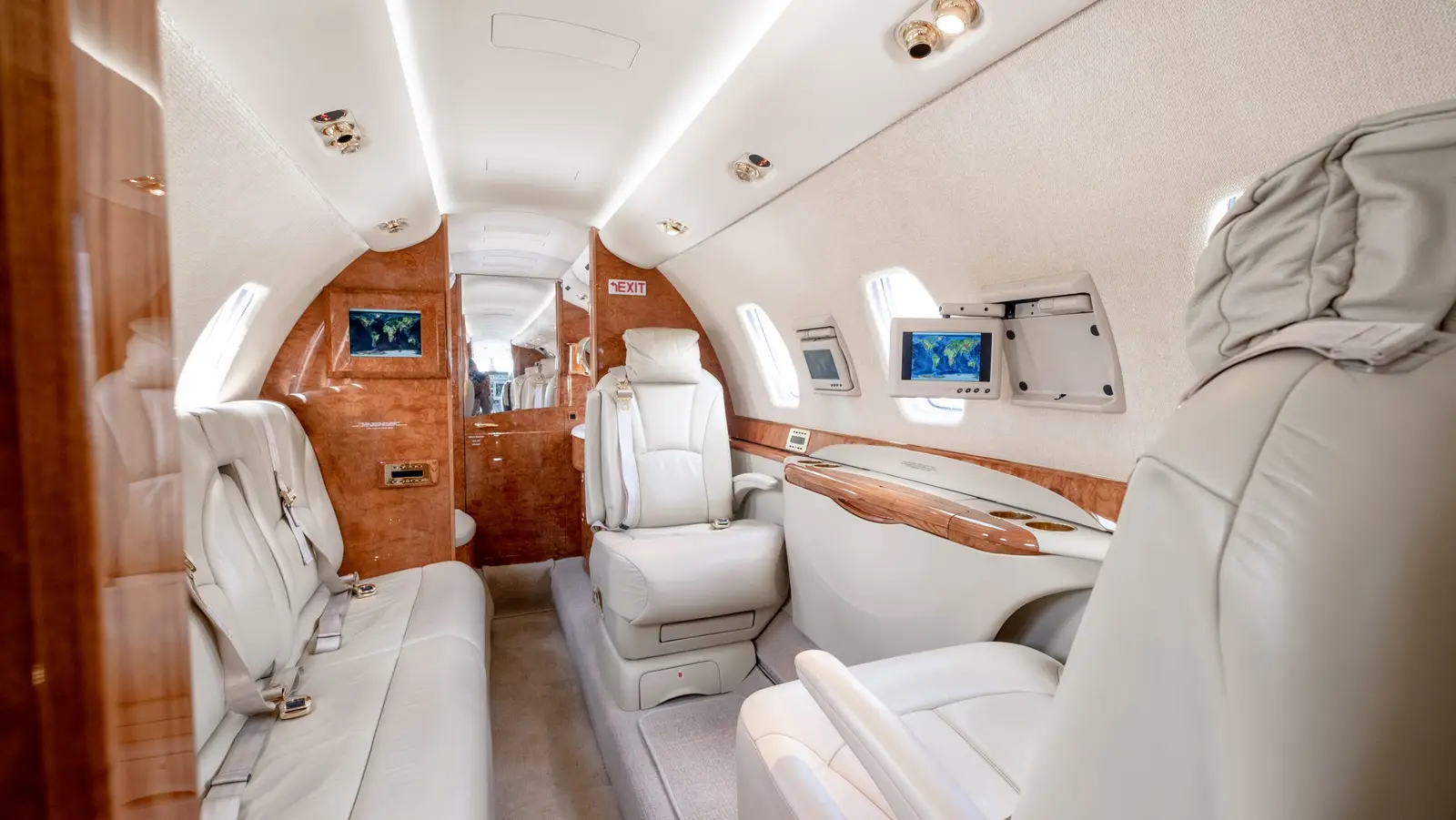 Cessna Citation Sovereign C-FPSV operated by Private Air, Inc. photo 5
