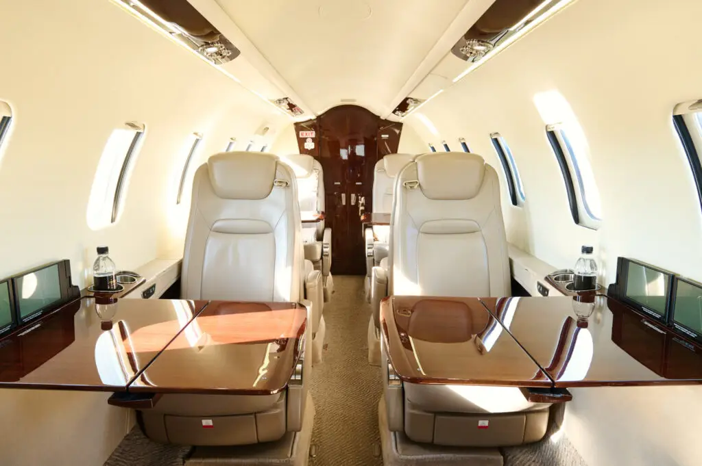 Bombardier Learjet 75 C-FSDL operated by Anderson Air, Ltd. photo 3