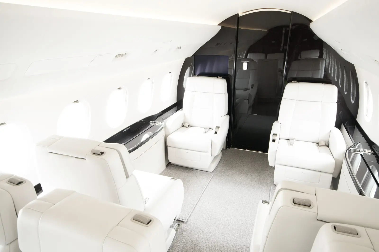 Dassault Falcon 2000EX C-FWWW operated by Chartright Air Group photo 5
