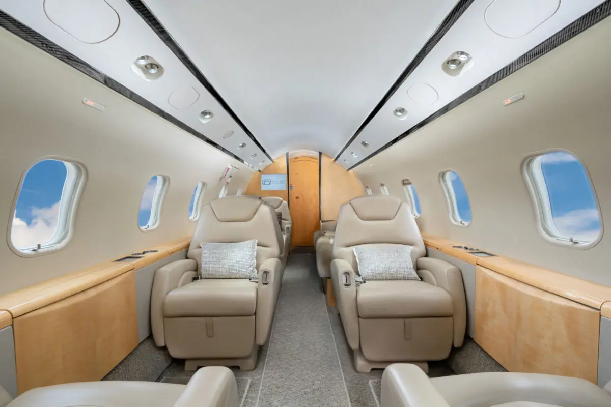 Bombardier Challenger 300 C-FXGO operated by Chartright Air Group photo 5