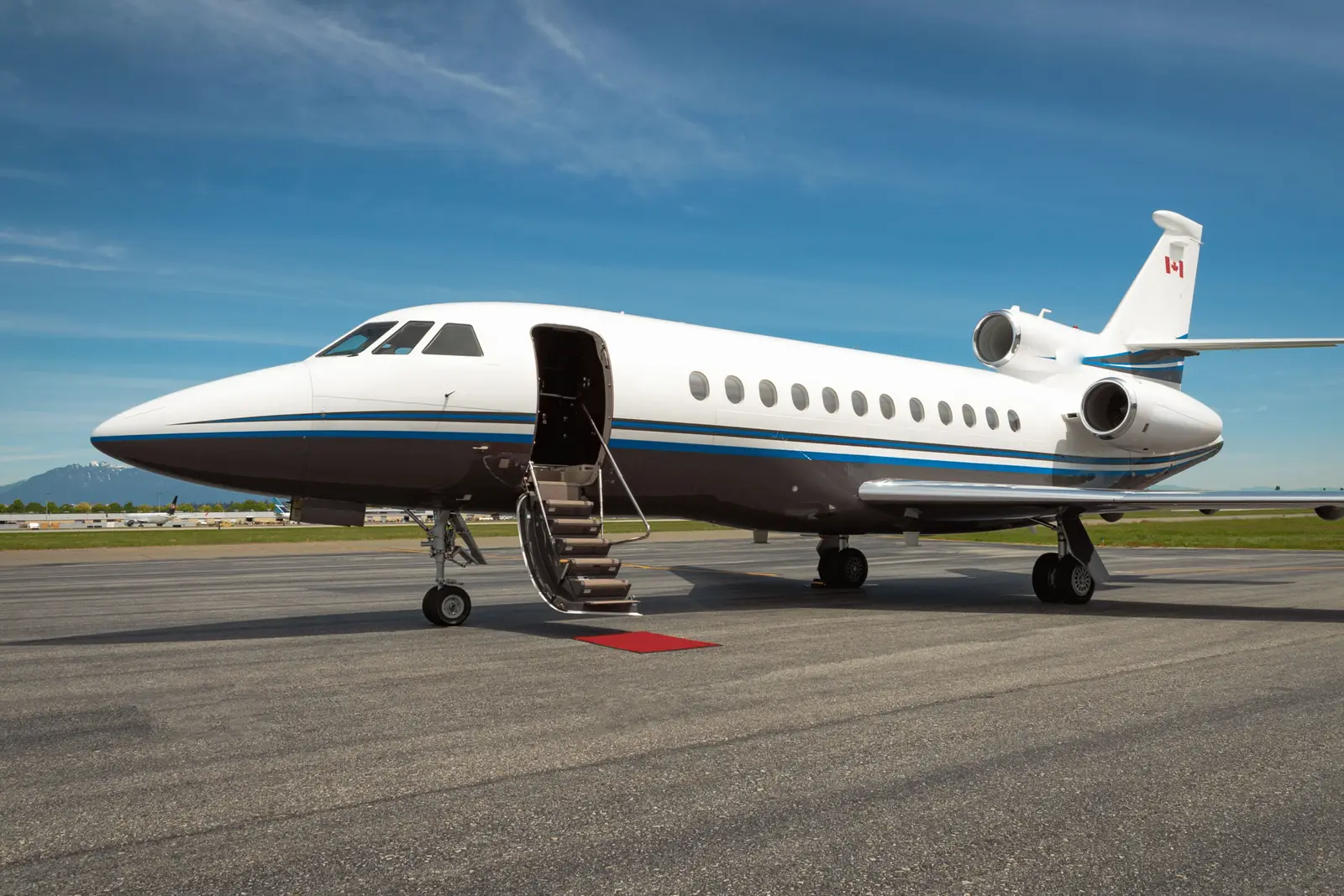 Dassault Falcon 900EX C-GBDY operated by Anderson Air, Ltd. photo 4
