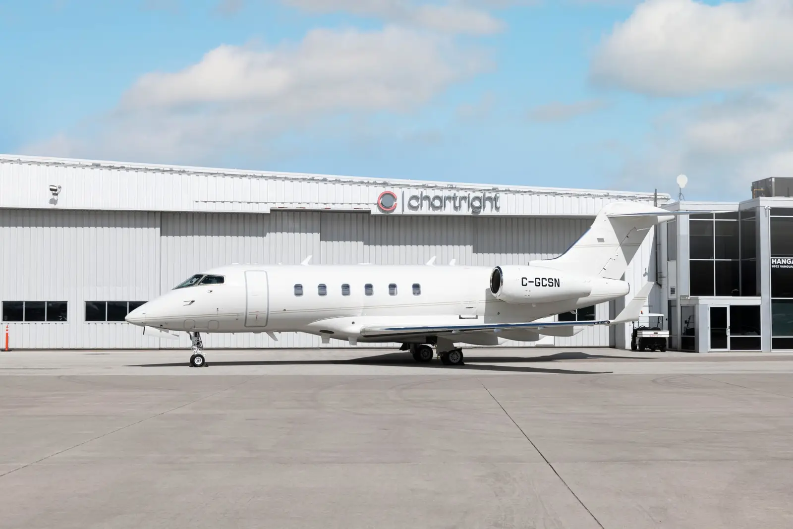 Bombardier Challenger 300 C-GCSN