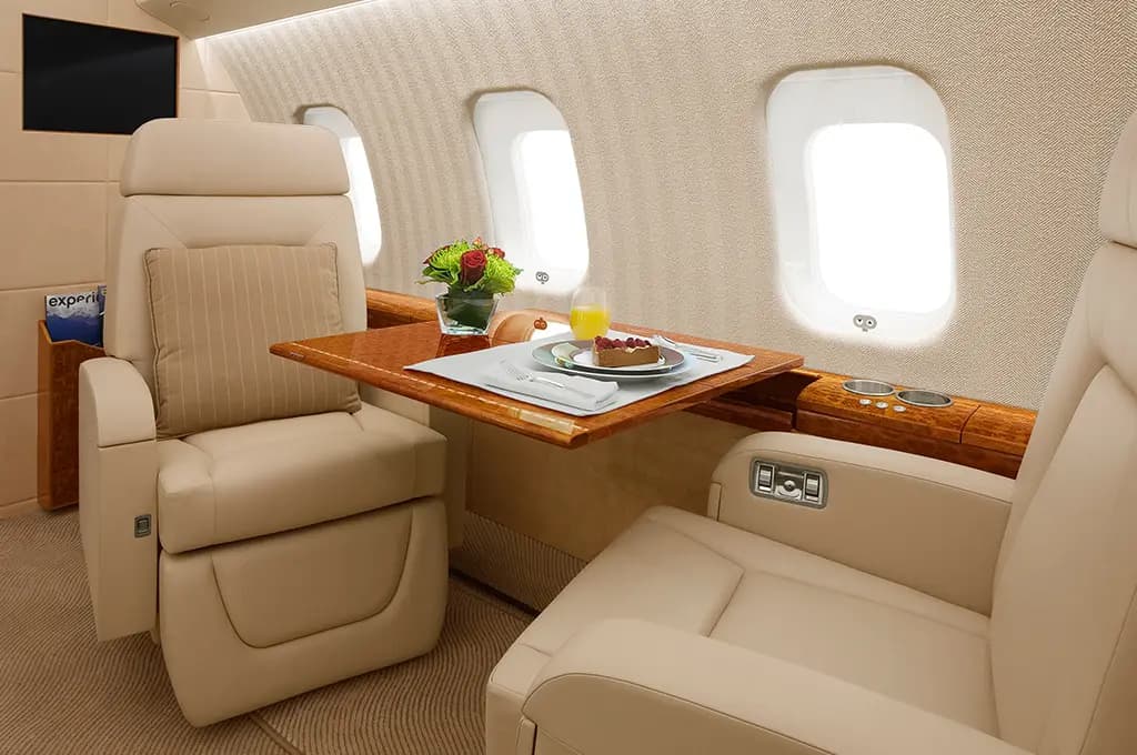 Bombardier Global Express XRS C-GDPF operated by Execaire Aviation photo 2