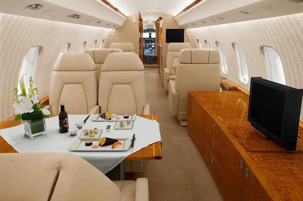 Bombardier Global Express XRS C-GDPF operated by Execaire Aviation photo 3