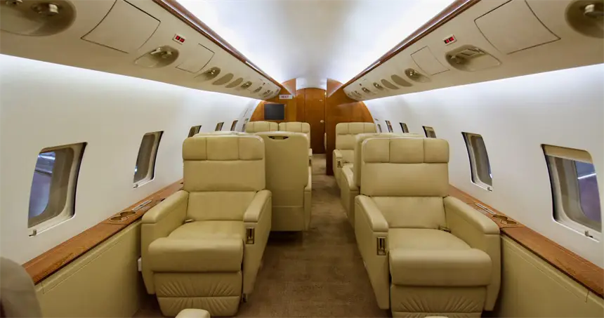 Bombardier Challenger 850 C-GDTD operated by Flightexec photo 2