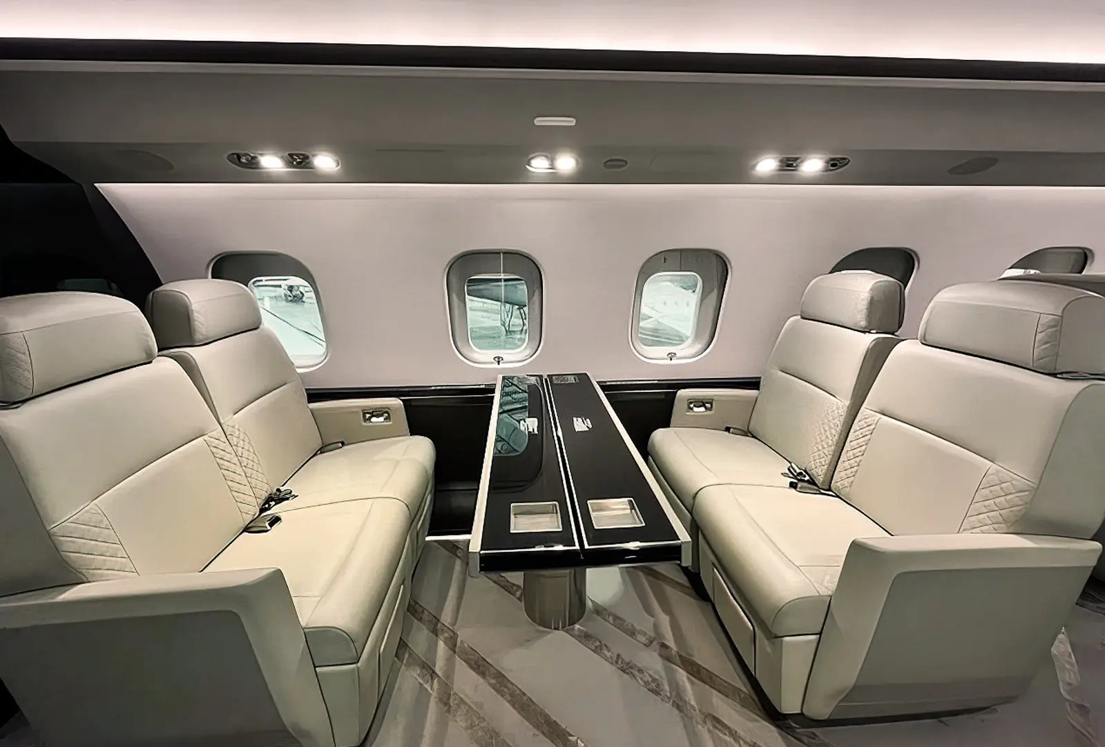 Bombardier Global 6000 C-GDTR operated by Skyservice Business Aviation photo 2
