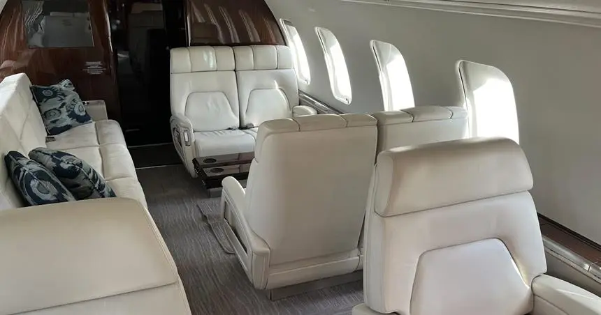 Bombardier Challenger 605 C-GFWD operated by Skyservice Business Aviation photo 3