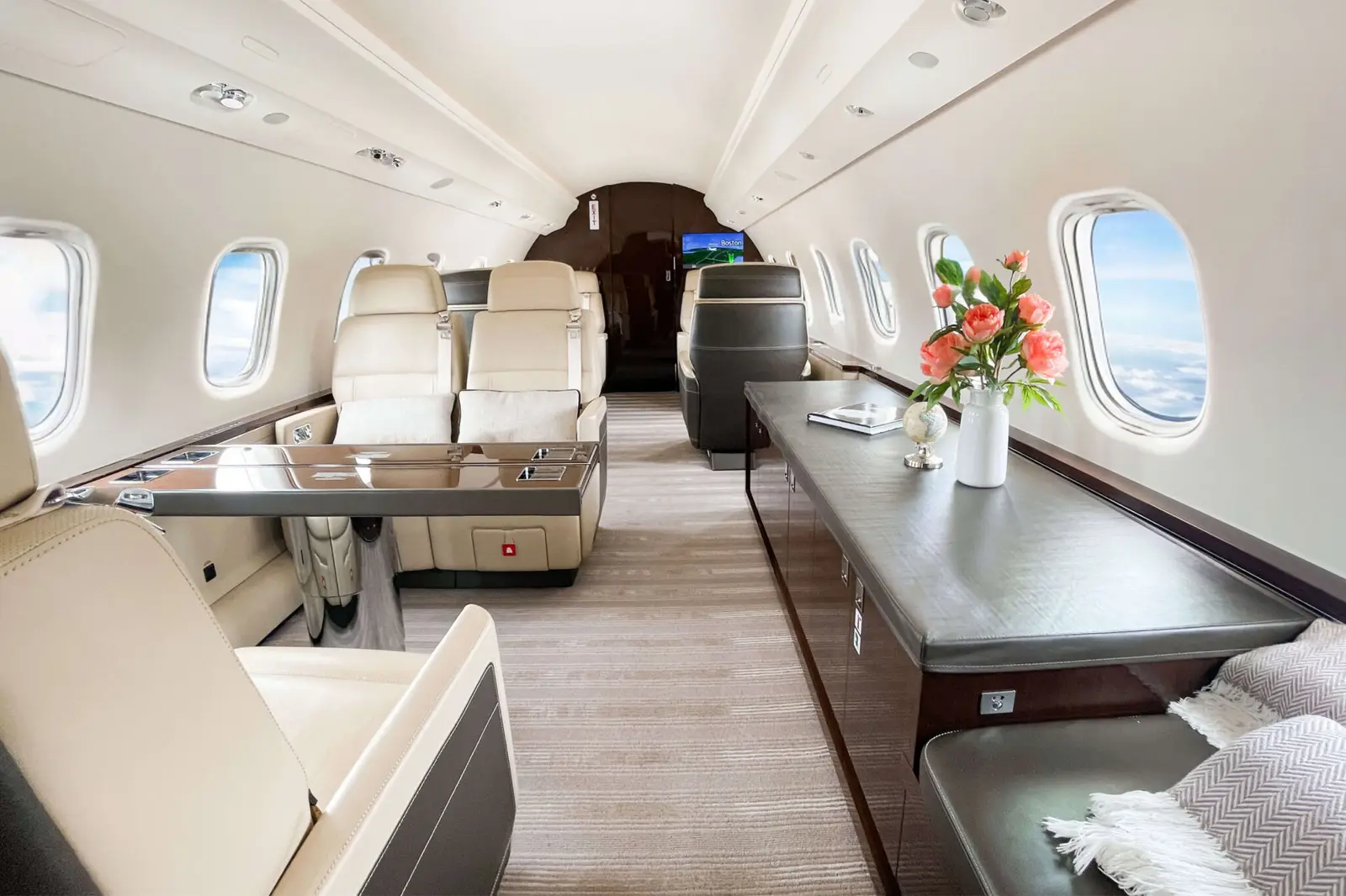 Bombardier Global 6000 C-GIIT operated by Execaire Aviation photo 2
