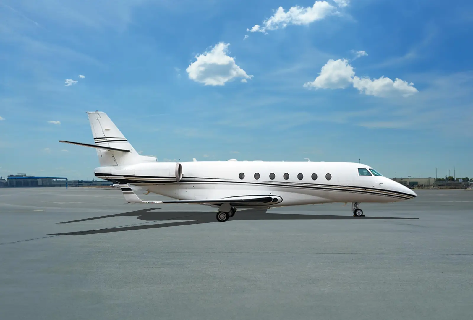 Gulfstream G200 C-GJFG operated by Skyservice Business Aviation, exterior