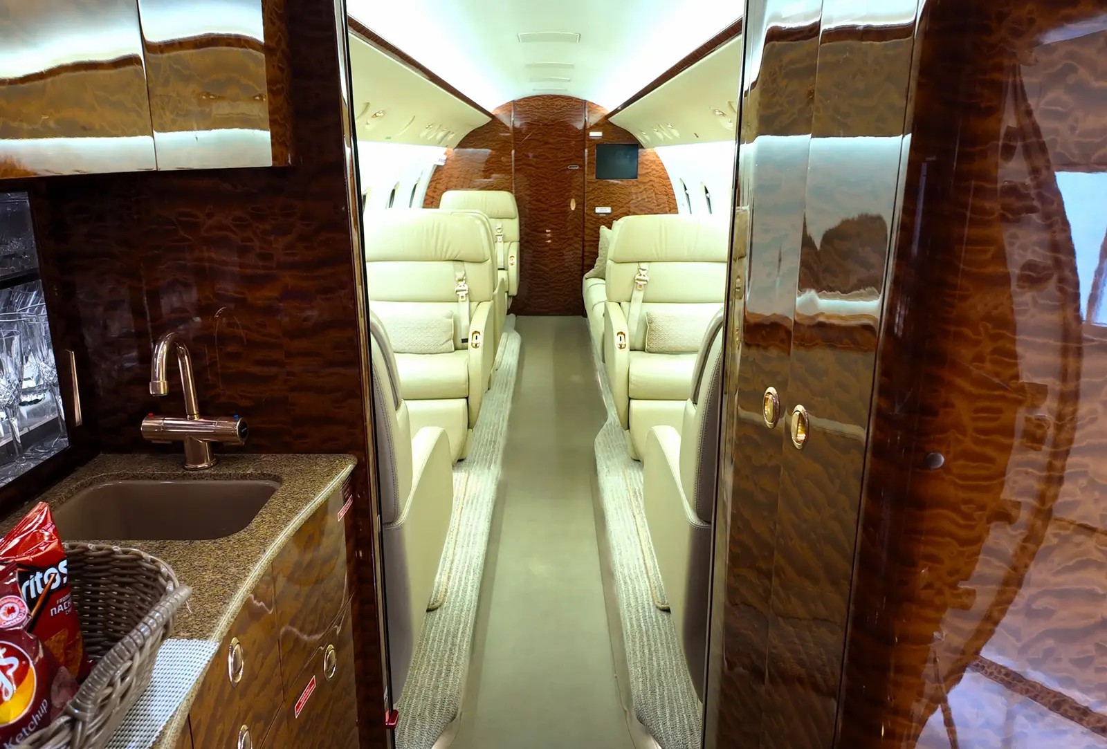 Gulfstream G200 C-GJLR operated by Skyservice Business Aviation photo 5