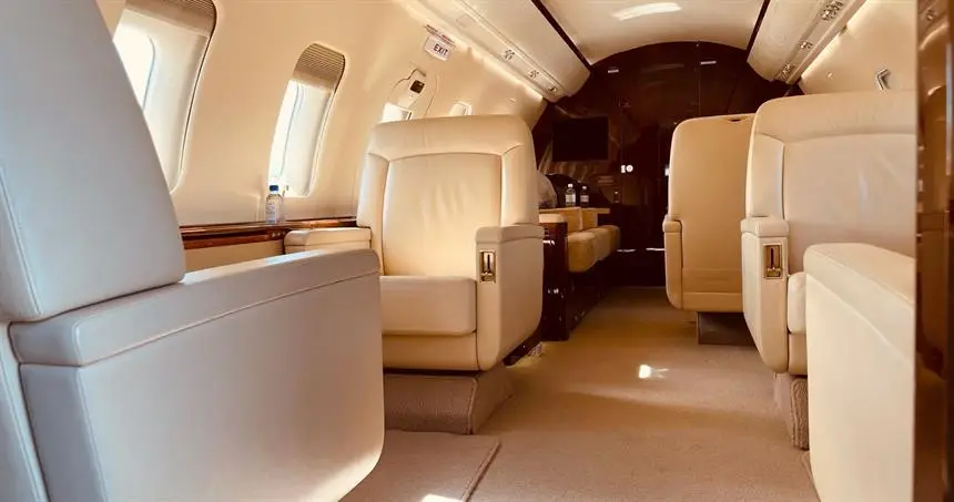 Bombardier Challenger 605 C-GKFJ operated by Skyservice Business Aviation photo 3