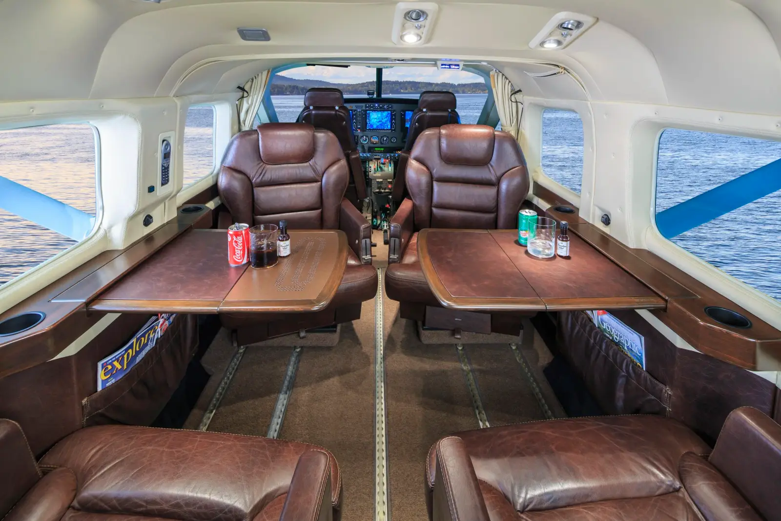 Cessna 208B Grand Caravan C-GNFN operated by VIH Execujet Inc photo 2