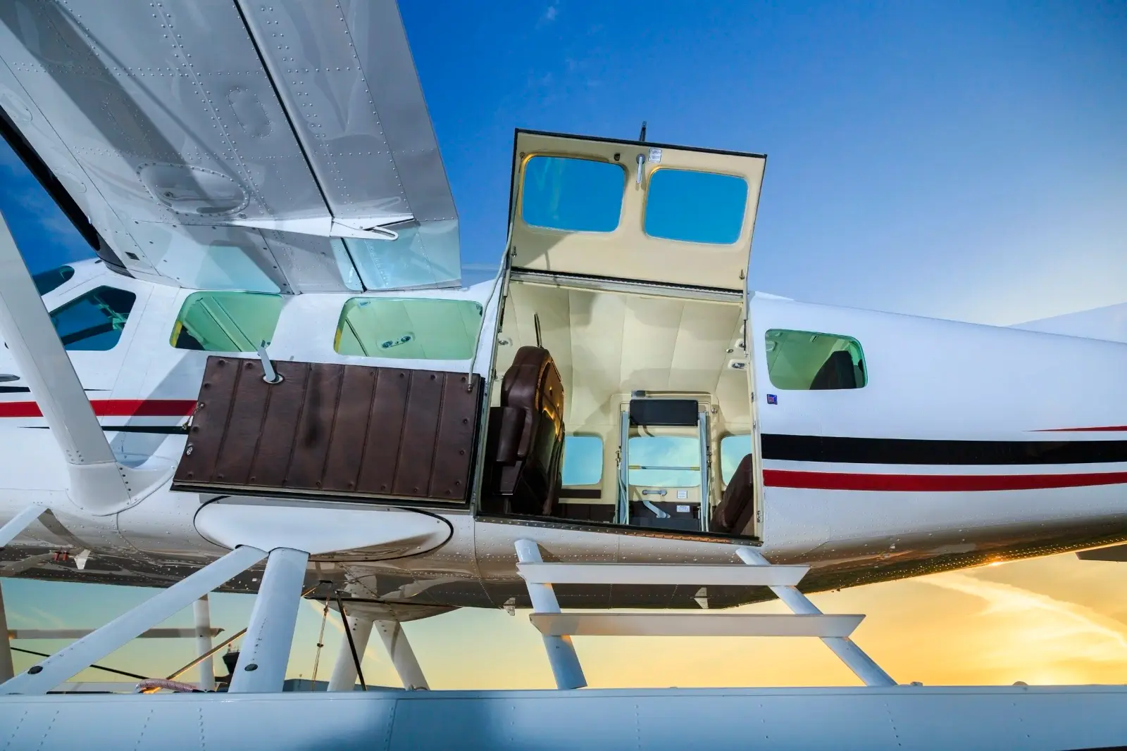 Cessna 208B Grand Caravan C-GNFN operated by VIH Execujet Inc photo 4