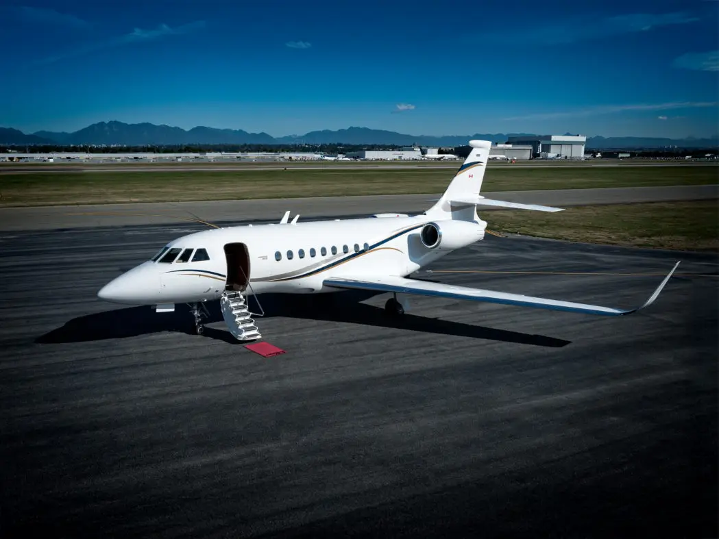 Dassault Falcon 2000LX C-GNPG operated by Anderson Air, Ltd., exterior