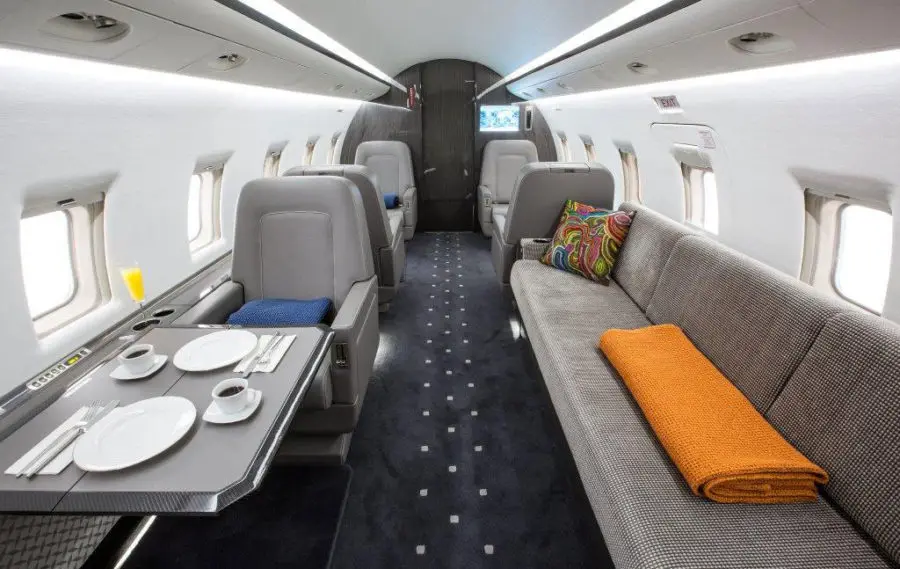 Bombardier Challenger 604 C-GNRC operated by Execaire Aviation photo 2