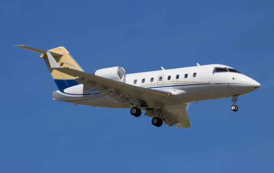 Bombardier Challenger 604 C-GNRC operated by Execaire Aviation photo 4