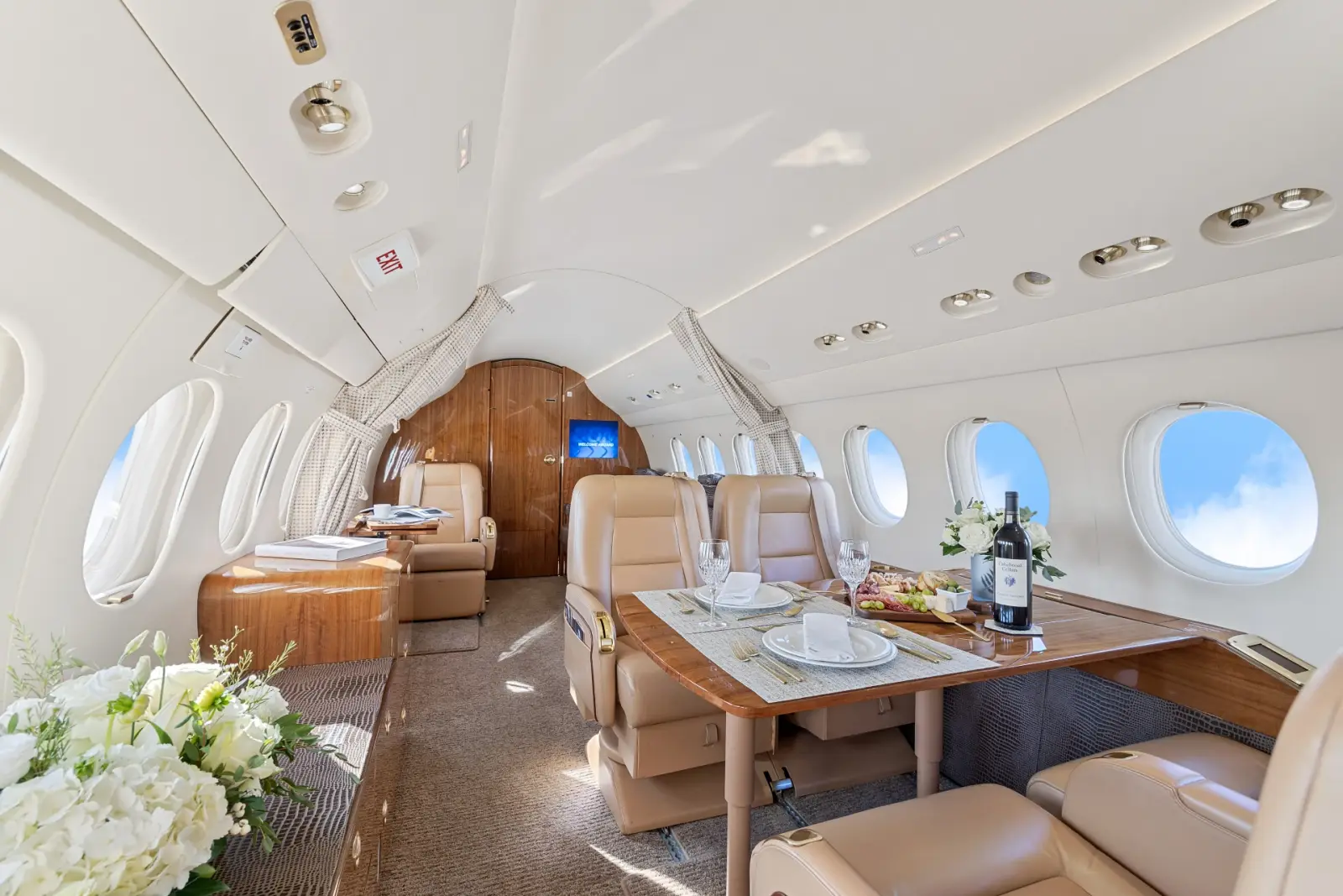 Dassault Falcon 7X C-GOFJ operated by Flightpath Charter Airways photo 4