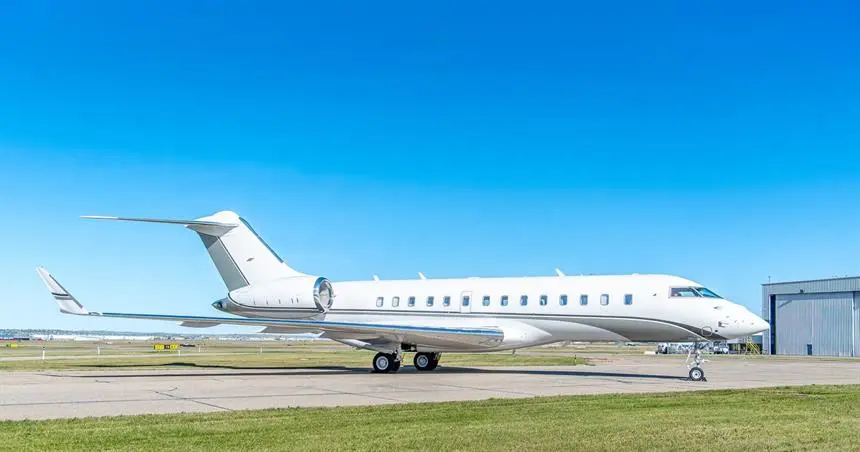 Bombardier Global 5000 C-GOIL