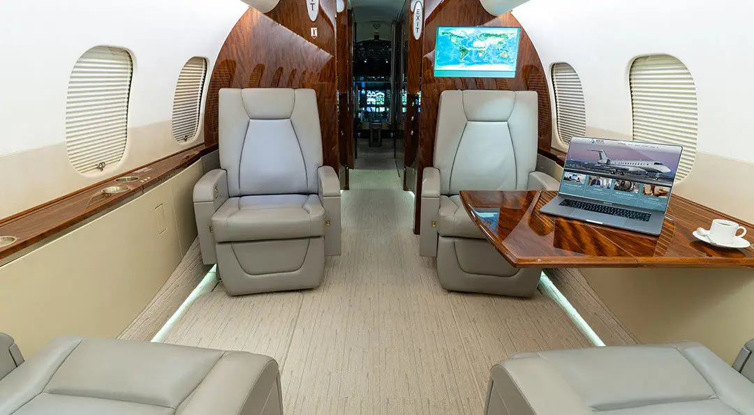 Bombardier Global 5000 C-GOIL operated by Skyservice Business Aviation photo 3