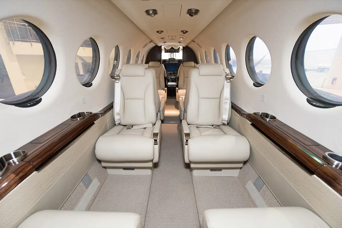 Beechcraft King Air 350 C-GOJG operated by Kreos Aviation, Inc. photo 2