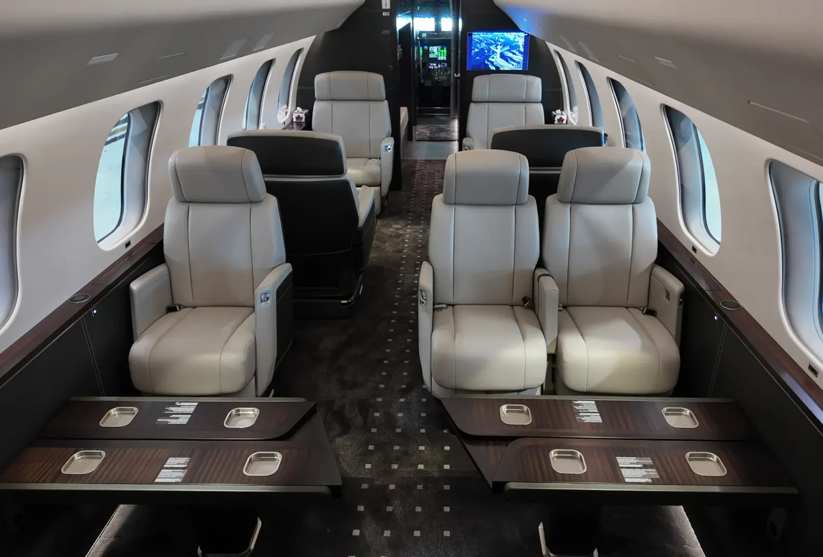Bombardier Global 7500 C-GOLX operated by Skyservice Business Aviation photo 3