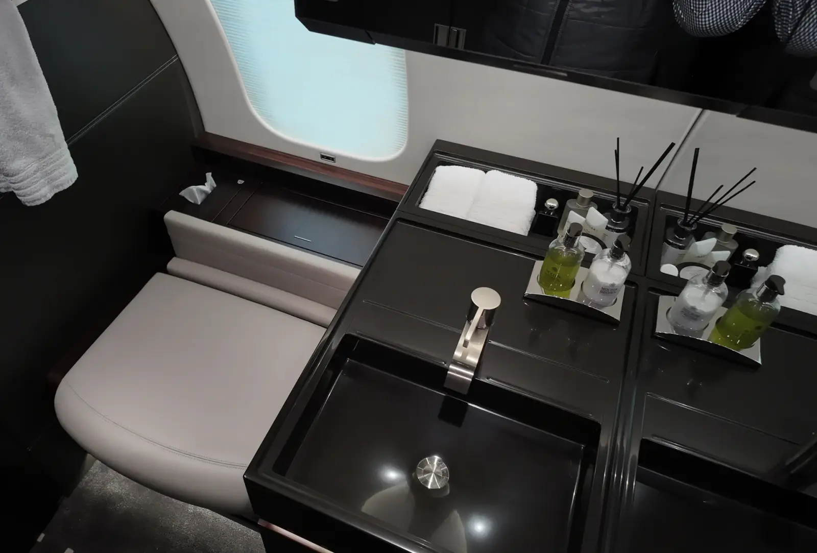 Bombardier Global 7500 C-GOLX operated by Skyservice Business Aviation photo 6