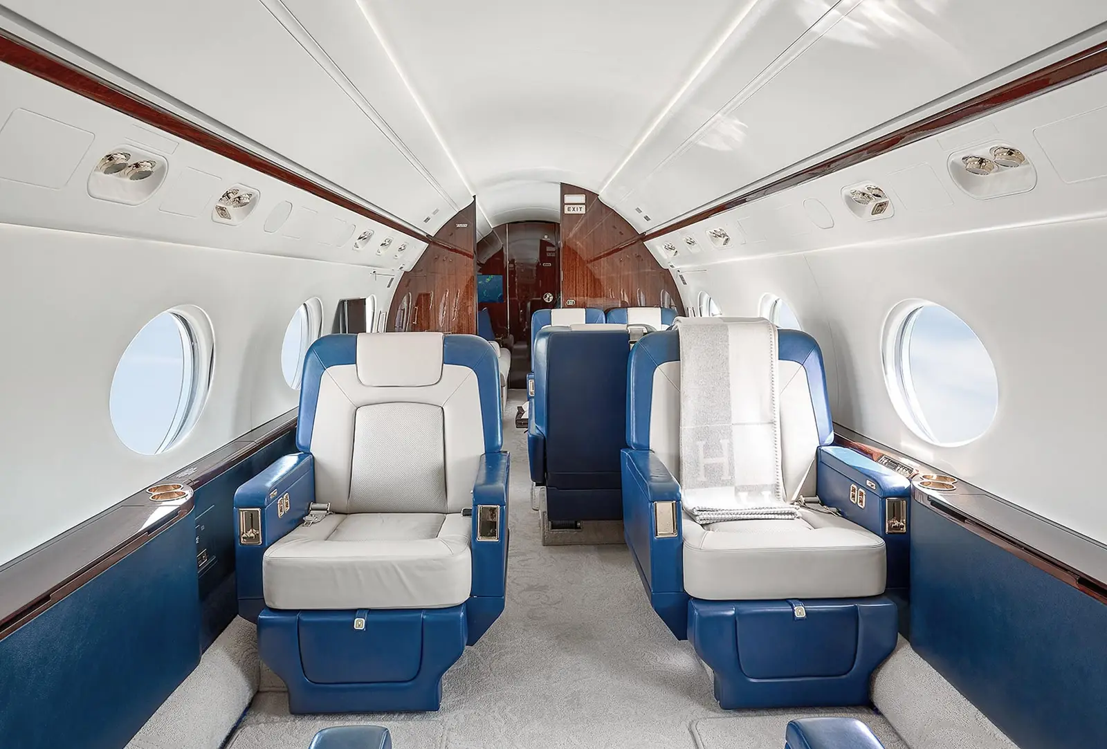Gulfstream G450 C-GOWI operated by Skyservice Business Aviation photo 2