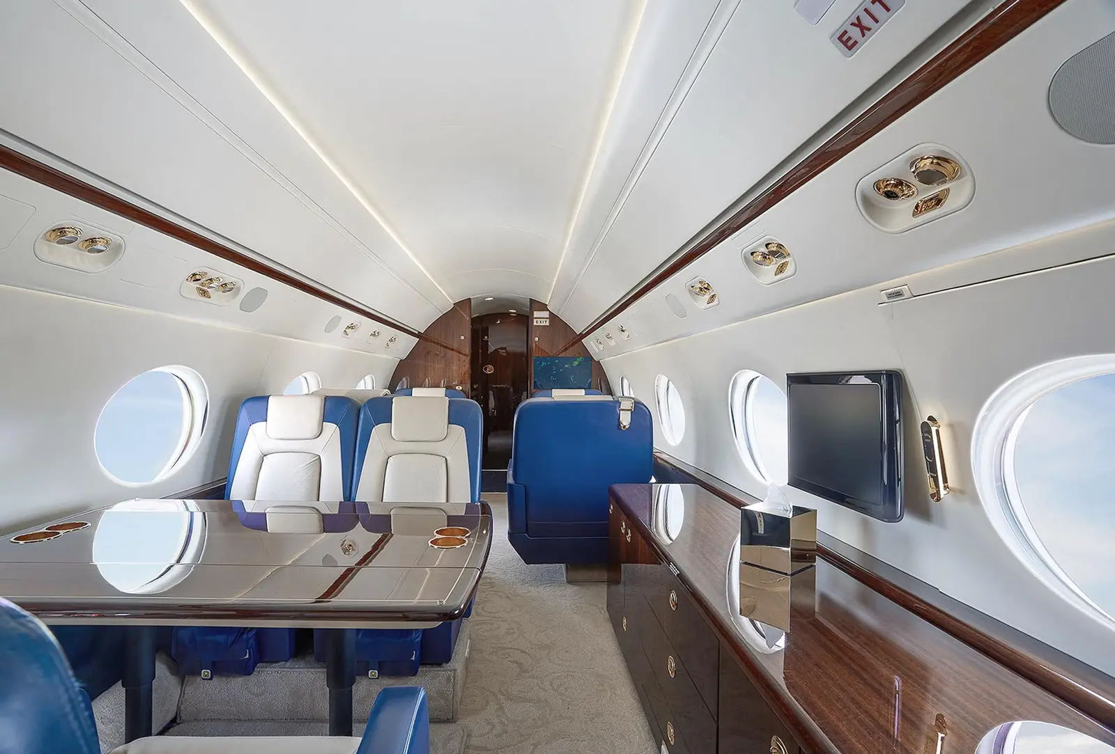 Gulfstream G450 C-GOWI operated by Skyservice Business Aviation photo 3
