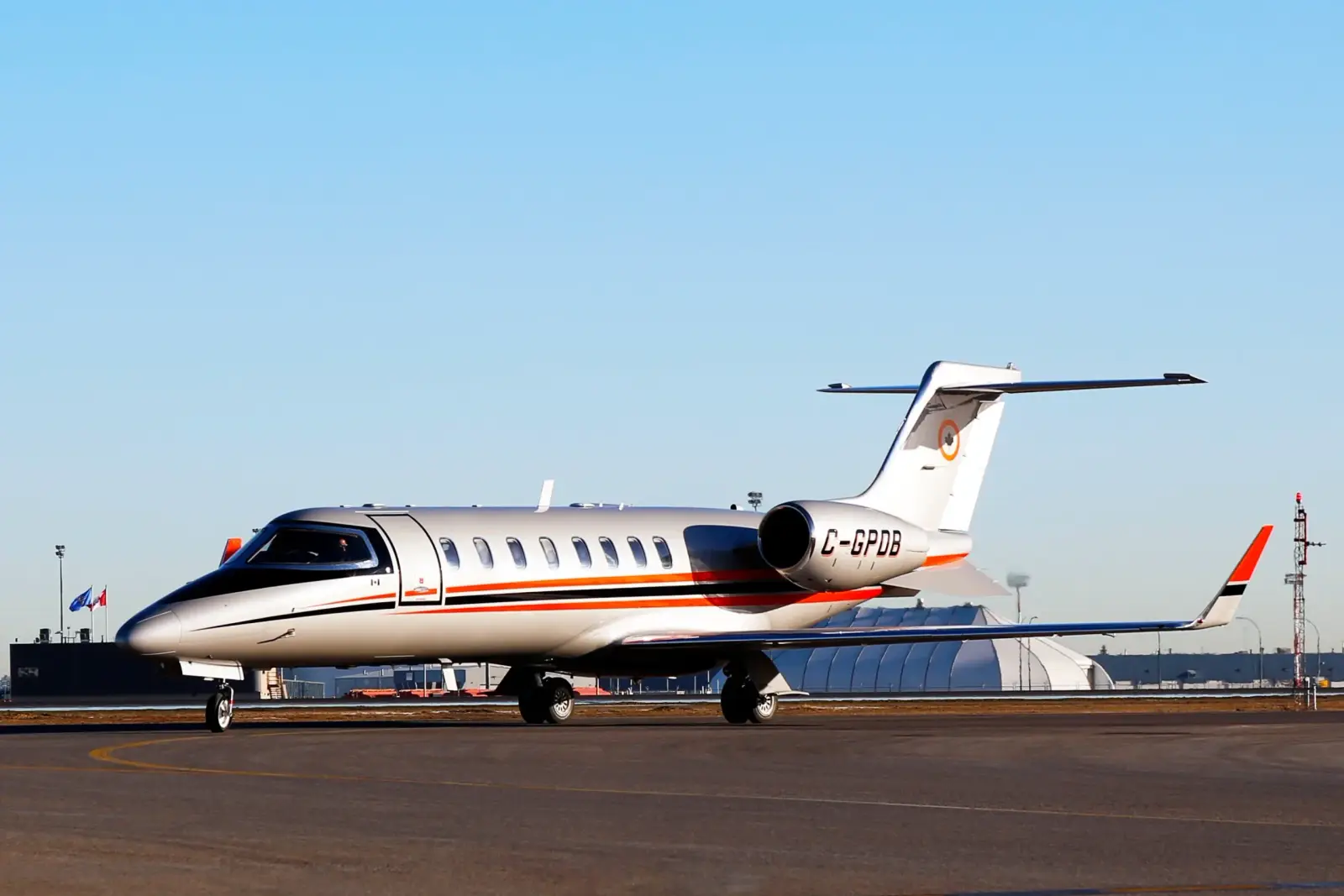 Bombardier Learjet 45 C-GPDB operated by Sunwest Aviation, Ltd. photo 4
