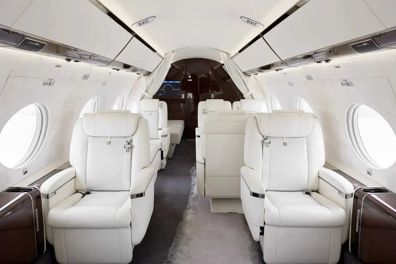 Gulfstream G650ER C-GRHR operated by Skyservice Business Aviation photo 4