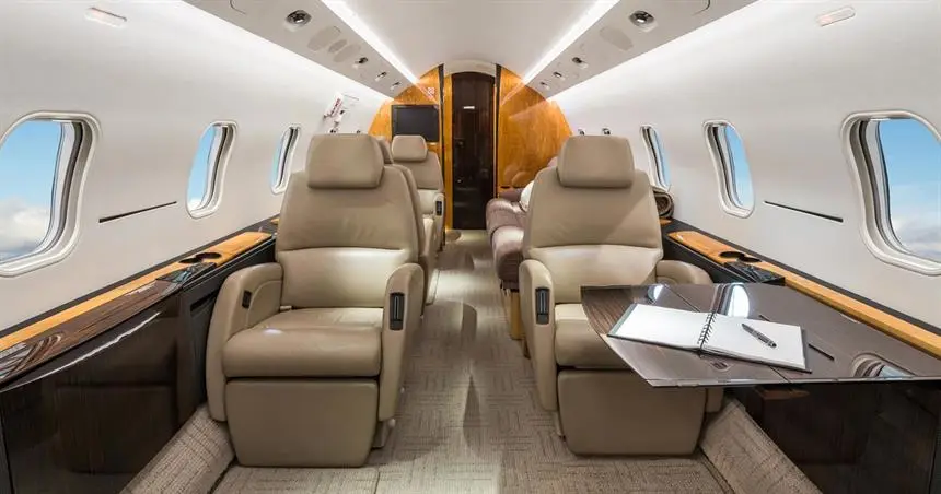 Bombardier Challenger 300 C-GRJT operated by Coywolf Aviation Limited photo 3
