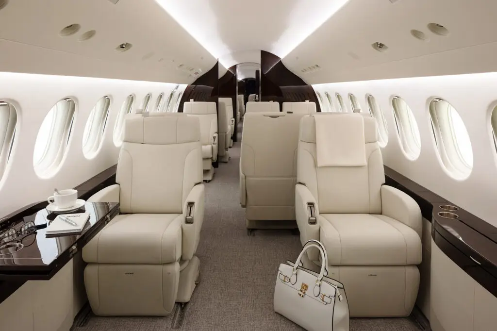 Dassault Falcon 7X C-GRTA operated by Anderson Air, Ltd. photo 5