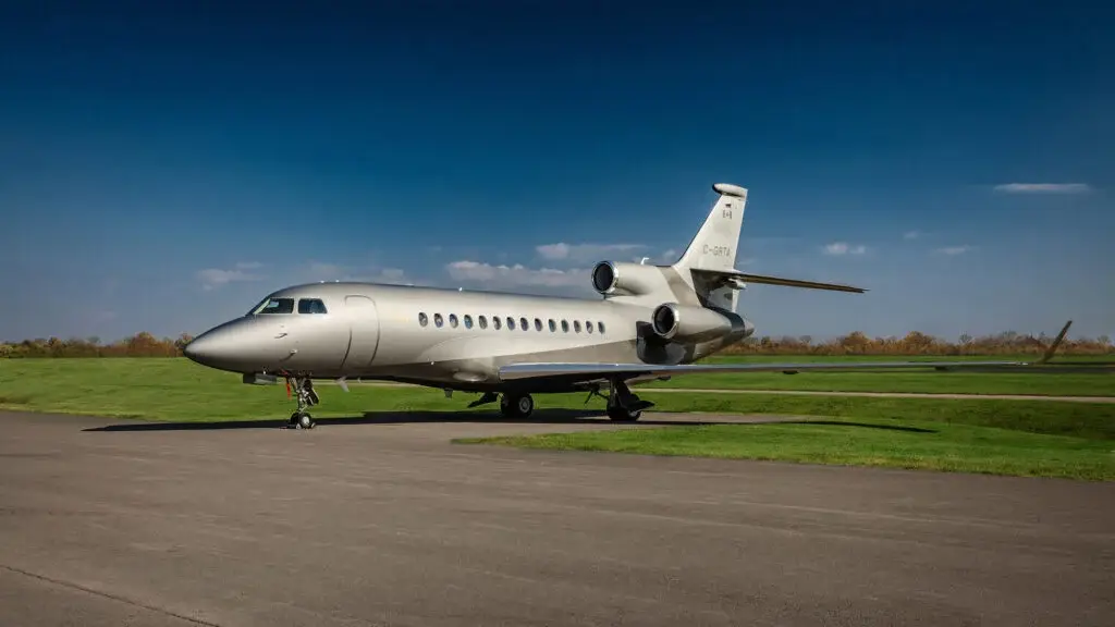 Dassault Falcon 7X C-GRTA operated by Anderson Air, Ltd. photo 6