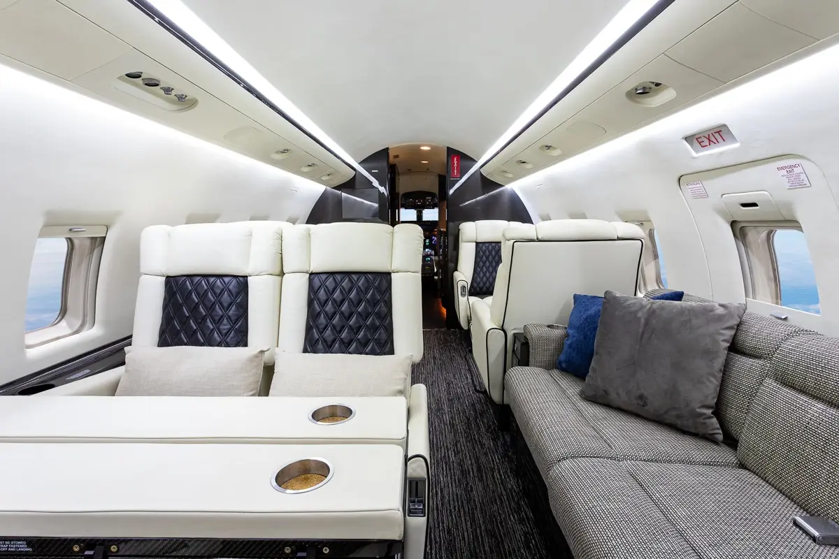 Bombardier Challenger 604 C-GRUB operated by Chartright Air Group photo 4