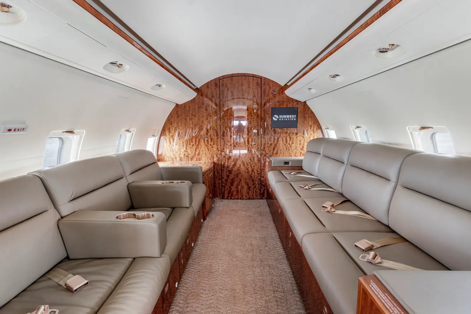 Bombardier Challenger 604 C-GSAT operated by Sunwest Aviation, Ltd. photo 4