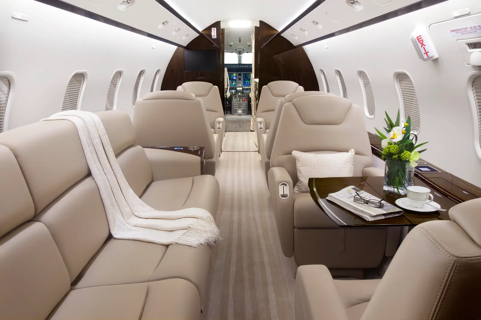 Bombardier Challenger 300 C-GSJK operated by Chartright Air Group photo 5