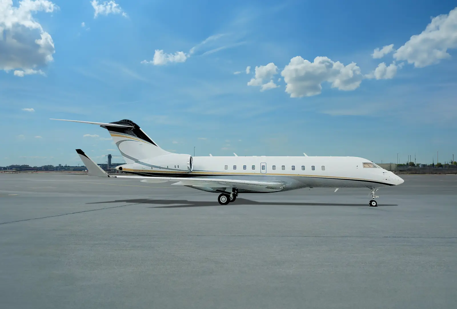 Bombardier Global 5000 C-GSLV operated by Skyservice Business Aviation, exterior