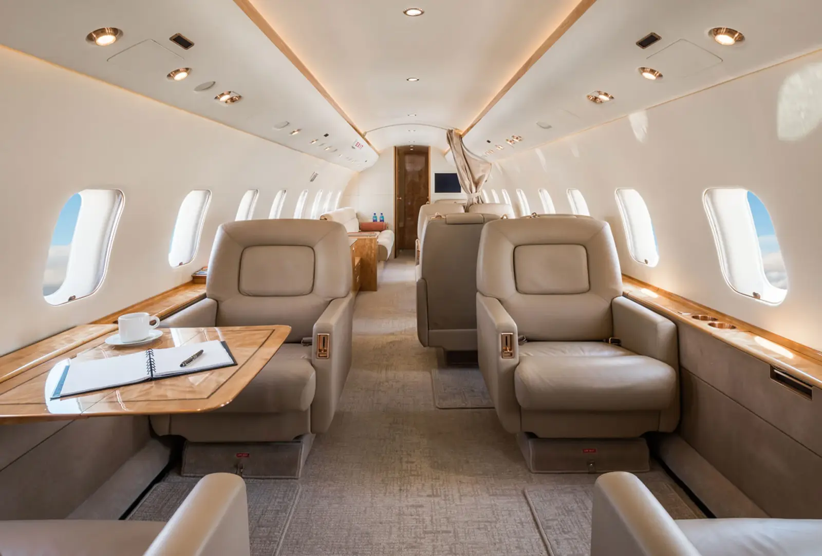 Bombardier Global 5000 C-GSLV operated by Skyservice Business Aviation photo 2
