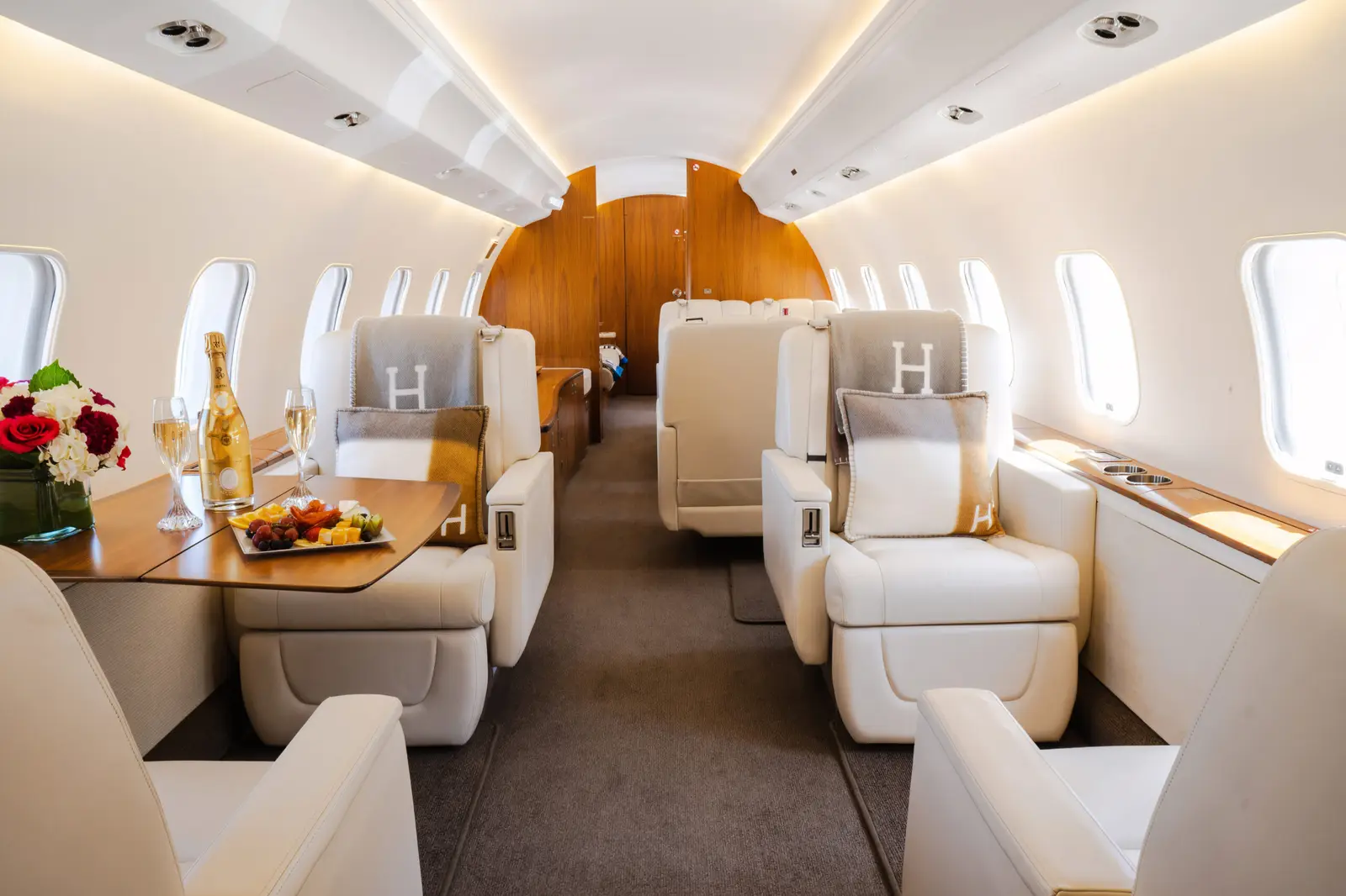 Bombardier Global Express C-GSPV operated by Execaire Aviation photo 2