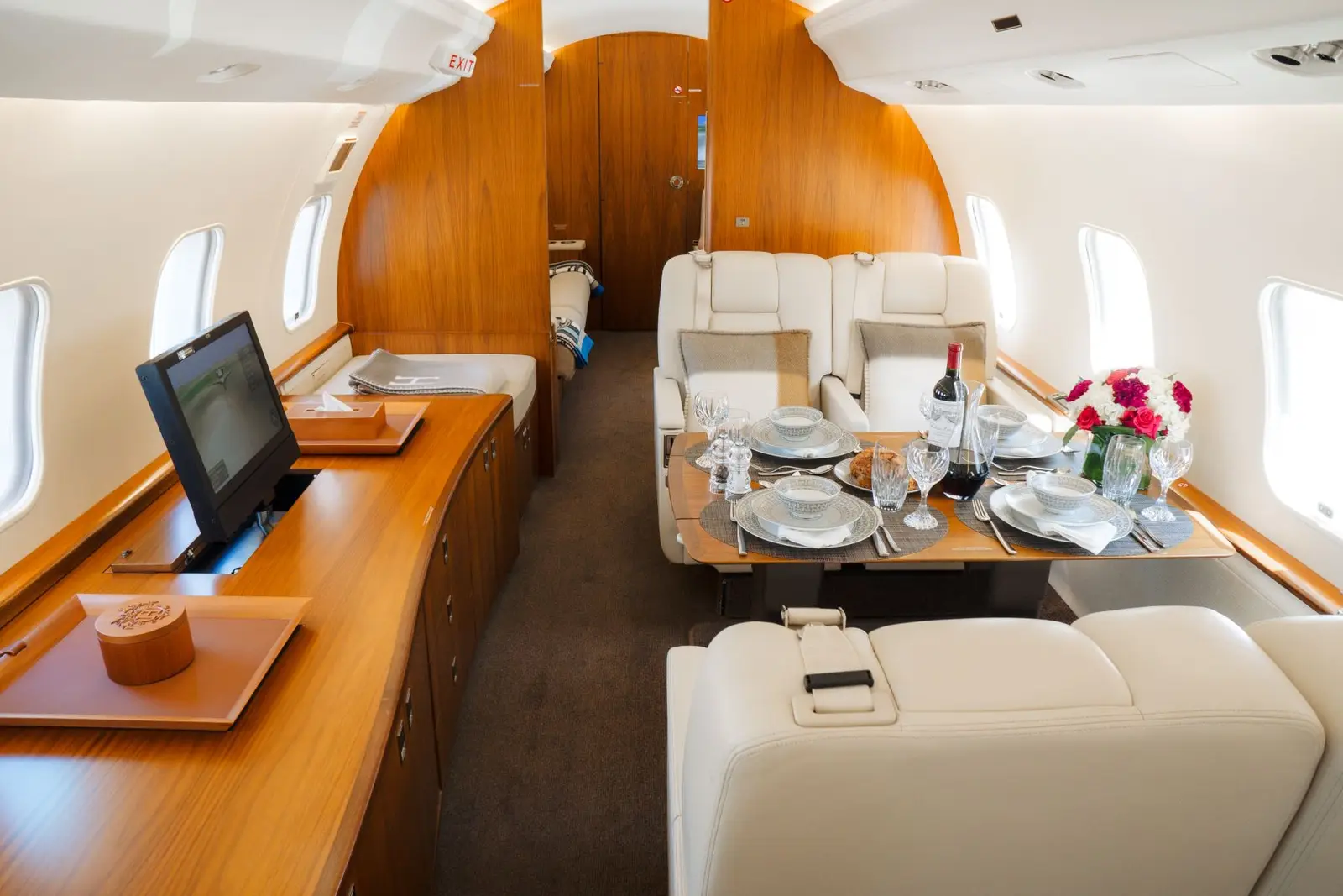 Bombardier Global Express C-GSPV operated by Execaire Aviation photo 6