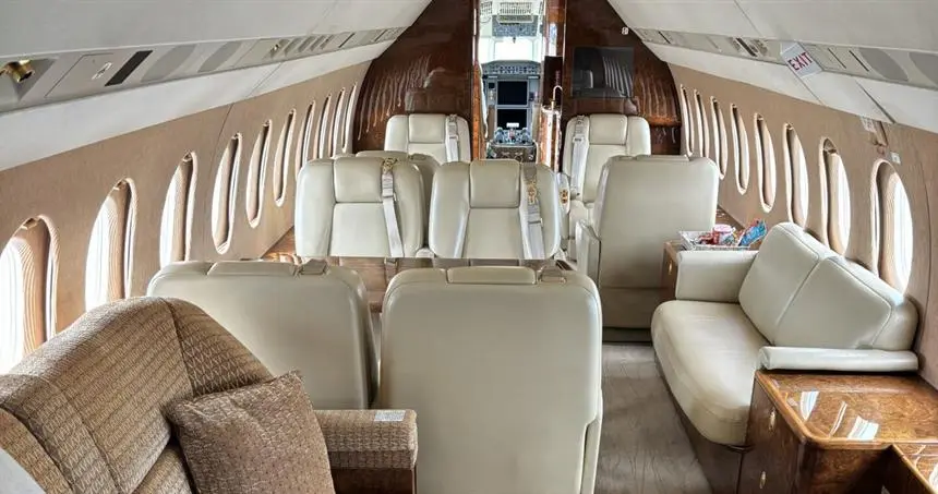 Dassault Falcon 900DX C-GTHI operated by Skyservice Business Aviation photo 2