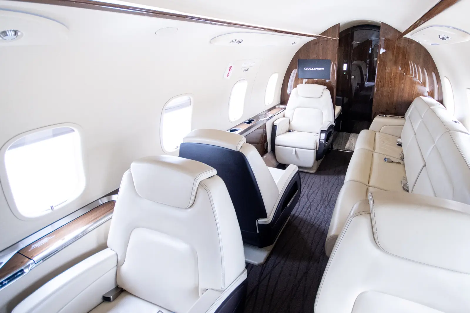 Bombardier Challenger 350 C-GTUF operated by Chartright Air Group photo 3