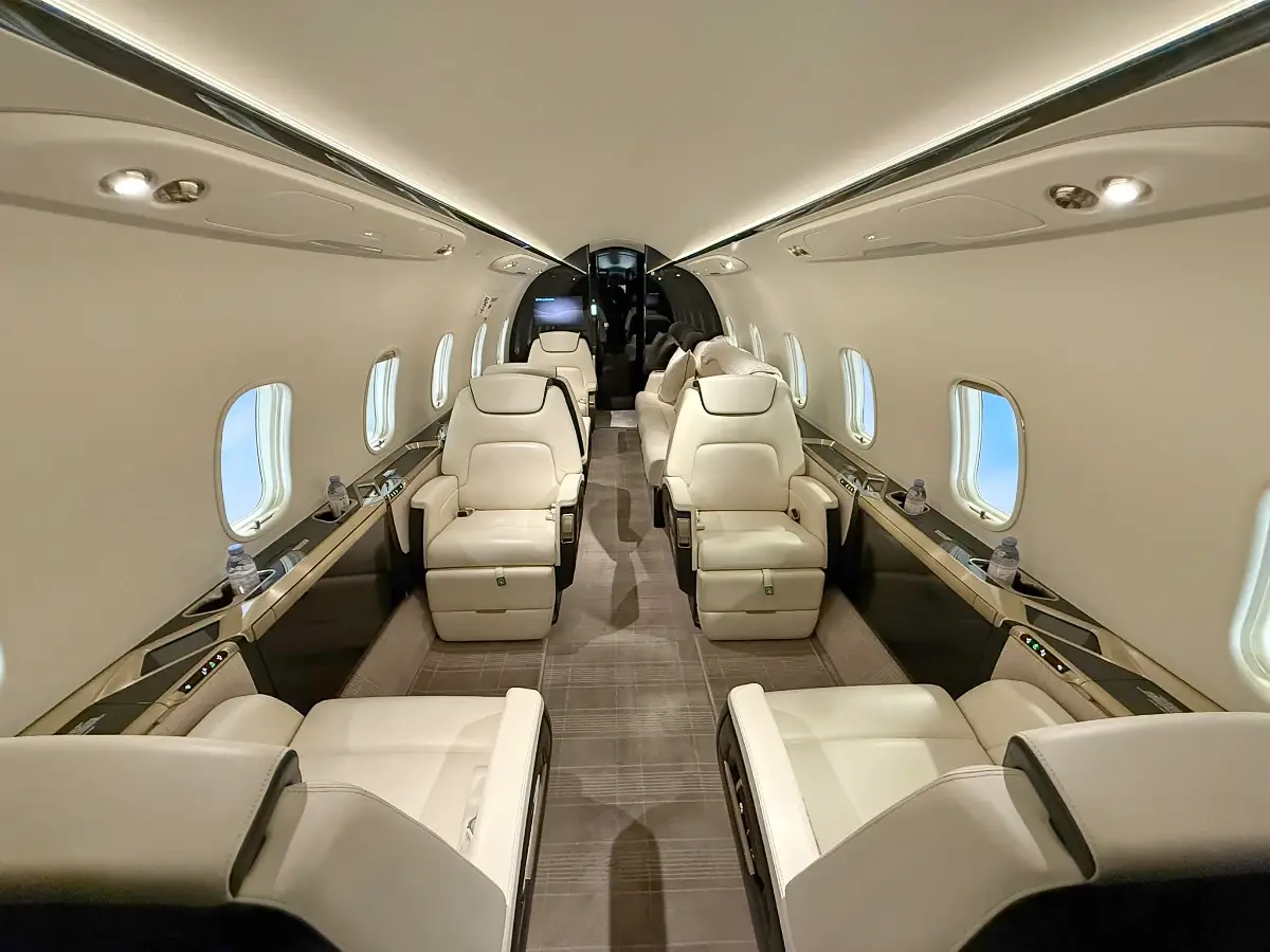Bombardier Challenger 350 C-GVFX operated by Sunwest Aviation, Ltd. photo 3