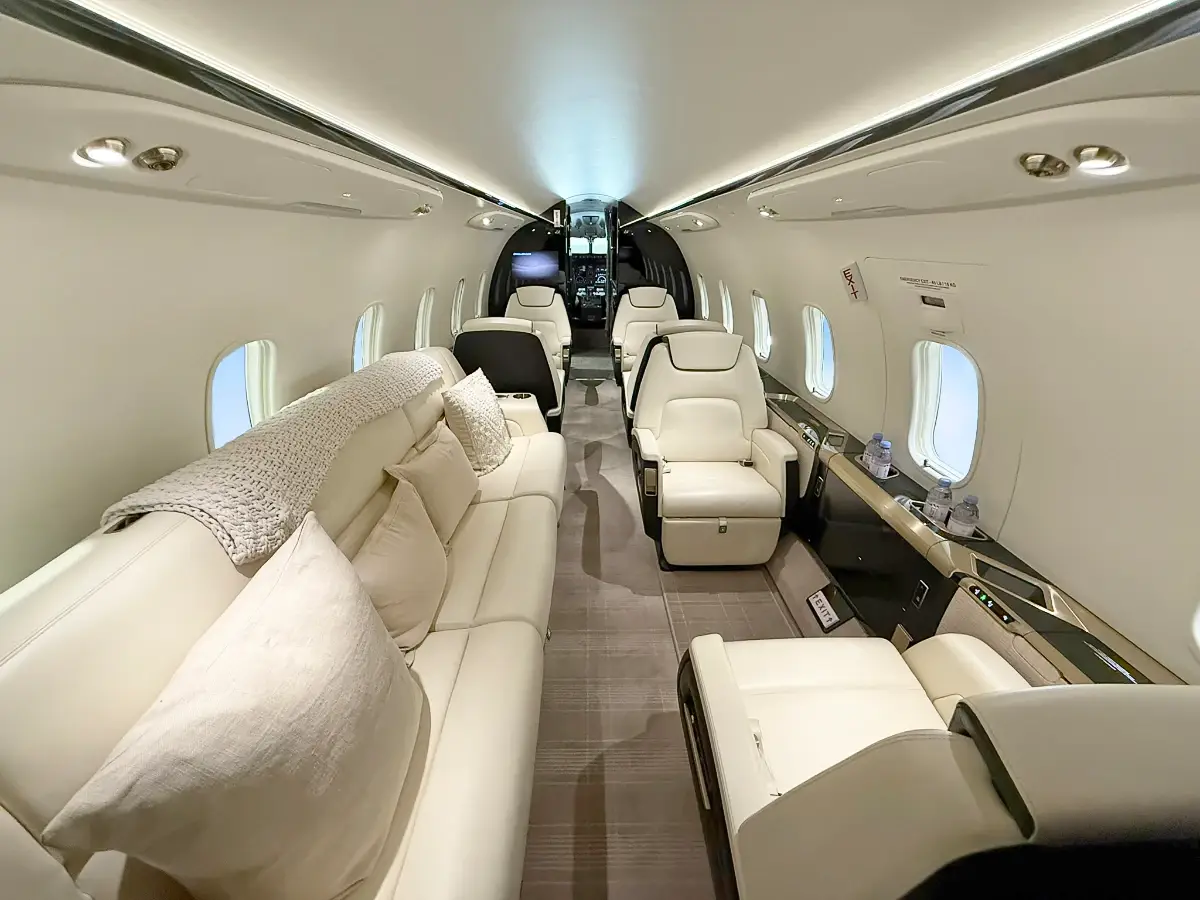 Bombardier Challenger 350 C-GVFX operated by Sunwest Aviation, Ltd. photo 4