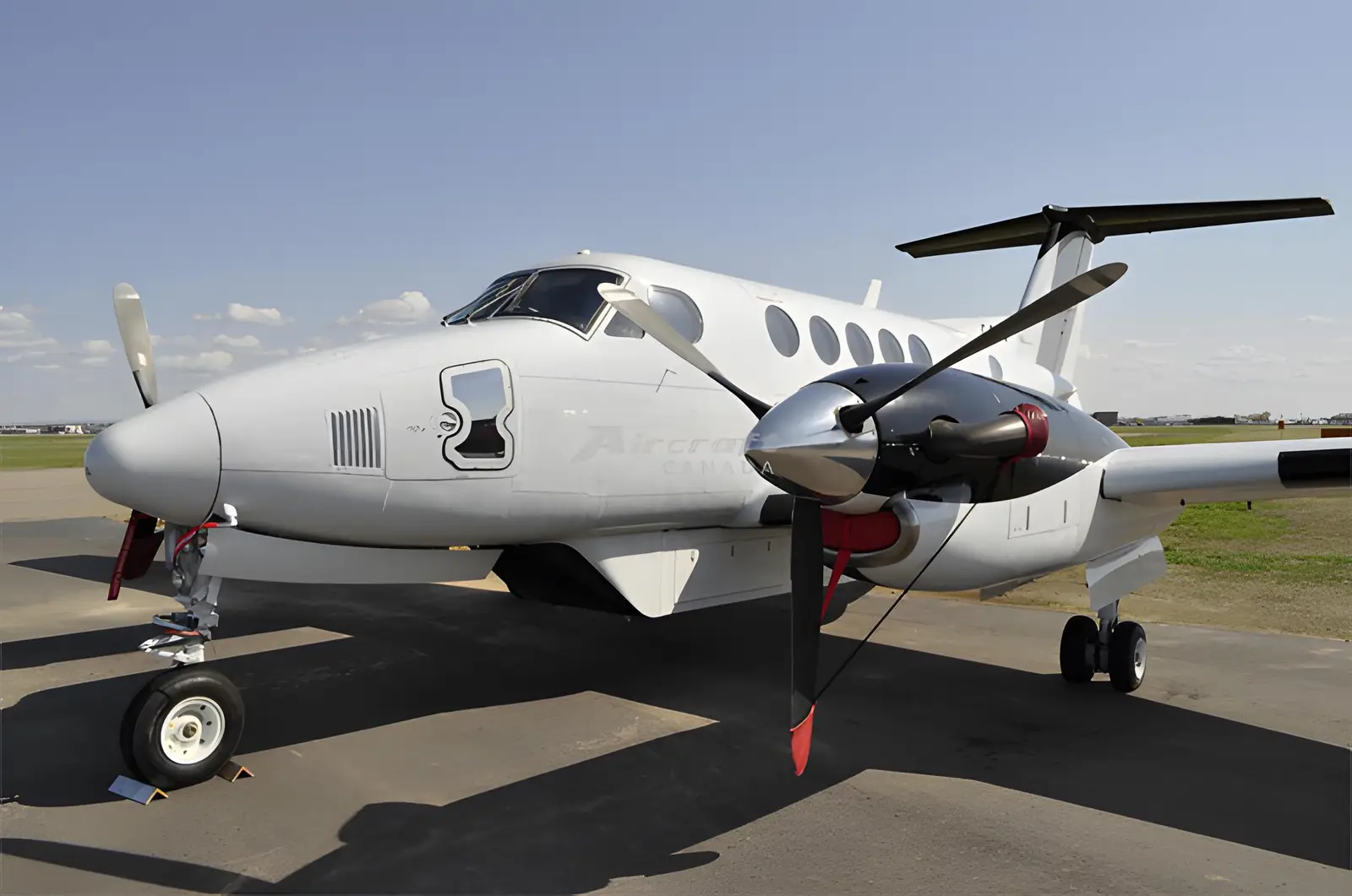 Beechcraft King Air 200 C-GXHS operated by Missinippi Airways, exterior