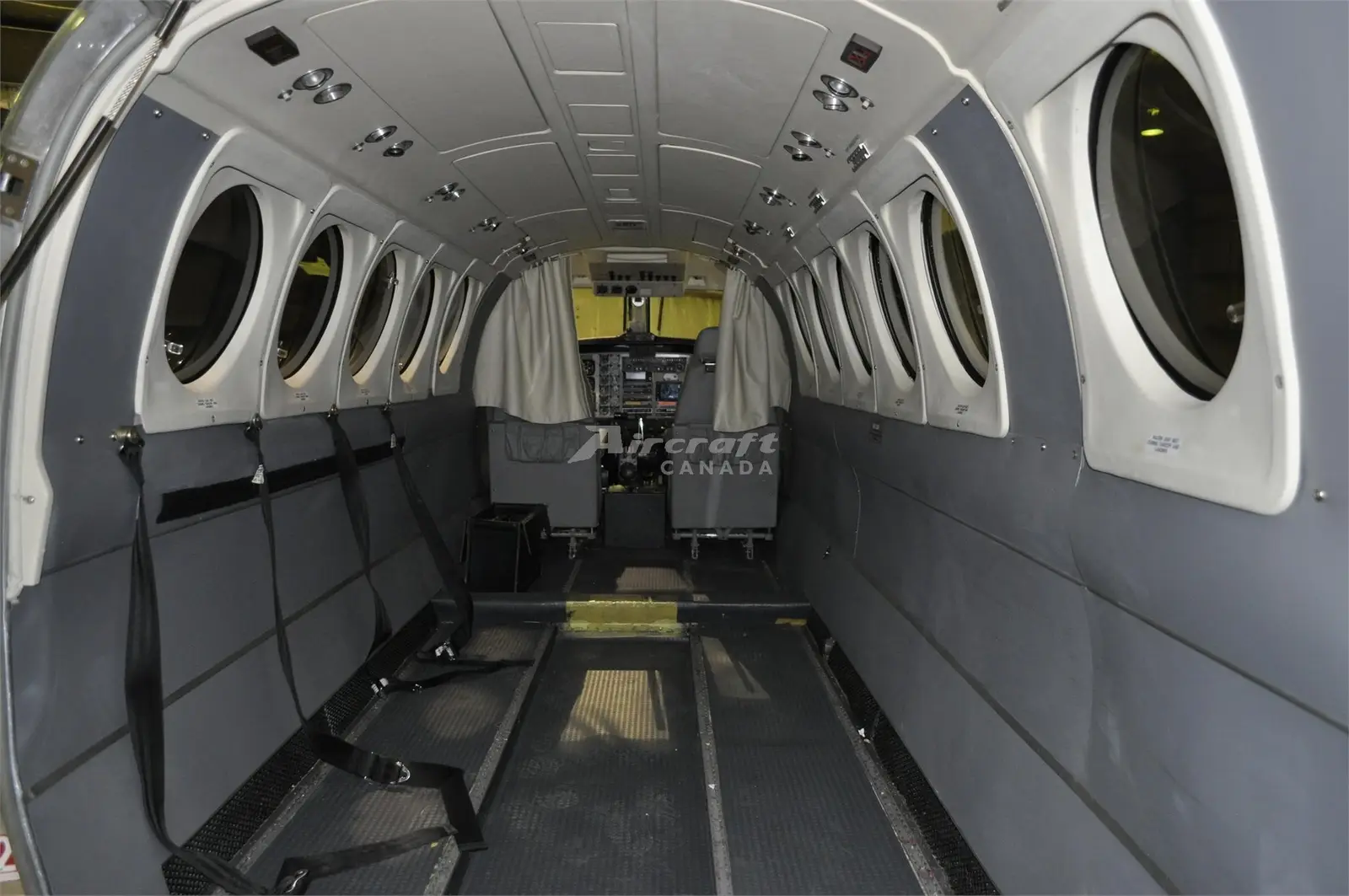 Beechcraft King Air 200 C-GXHS operated by Missinippi Airways photo 2
